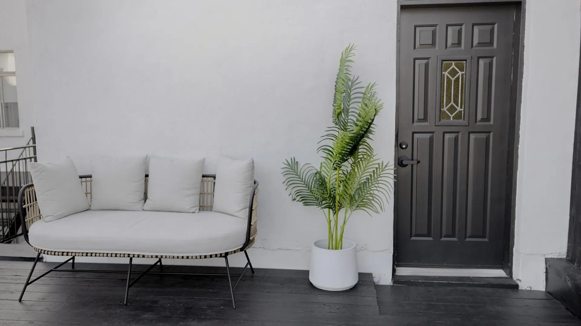 Apartment Studio #3 - Self Check-In - Plateau - St-Denis Montreal