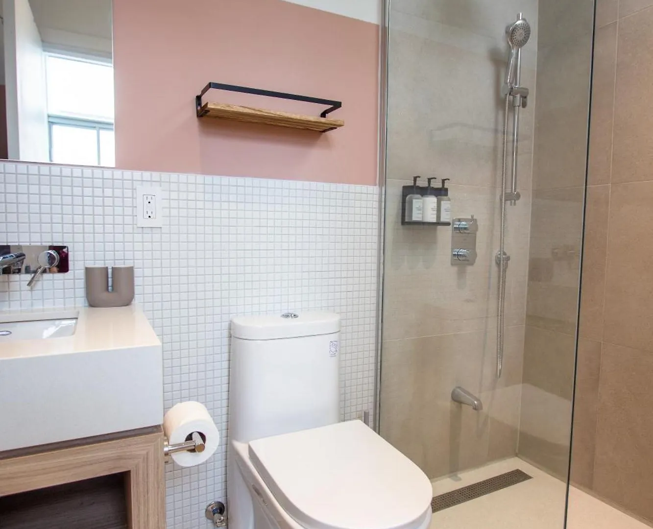 Studio #3 - Self Check-In - Plateau - St-Denis Montreal Apartment